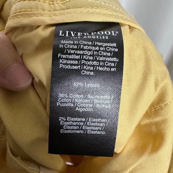 NWT Liverpool Los‎ Angeles Johnny Shorts Mustard Gold Women's 12 Fall Resortwear - Picture 7 of 8